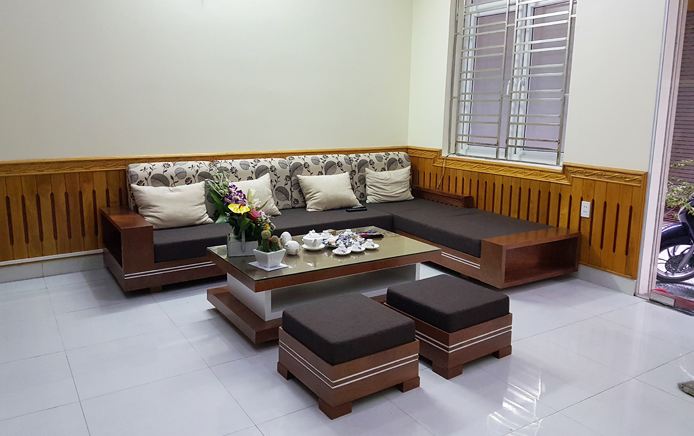 Bạn đang tìm kiếm bộ bàn ghế gỗ phòng khách dưới 5 triệu đồng với thiết kế tinh tế và chất lượng đảm bảo? Đến ngay đây. Chúng tôi có những sản phẩm đa dạng với nhiều kiểu dáng độc đáo, giúp bạn tạo nên không gian phòng khách đẹp mắt, sang trọng.